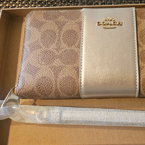 Coach Long Zip Around Wallet In Signature Canvas - Boxed - NWT - Picture 8 of 13